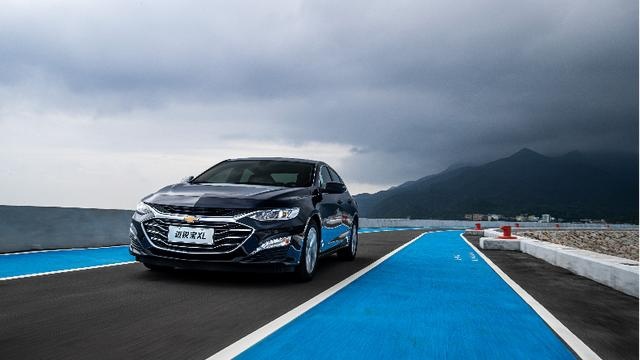 想买超值中级车？这台9AT+16万公里质保的全新车型不得不看
