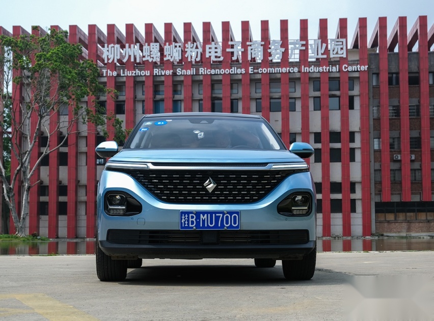 过分了！不到8万起的帅气中国新车，竟然这么好开好用？