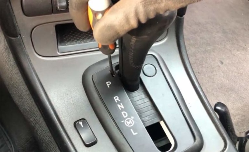 自动挡车，启动前P挡无法移动，是厂家要求必须在P挡启动吗？