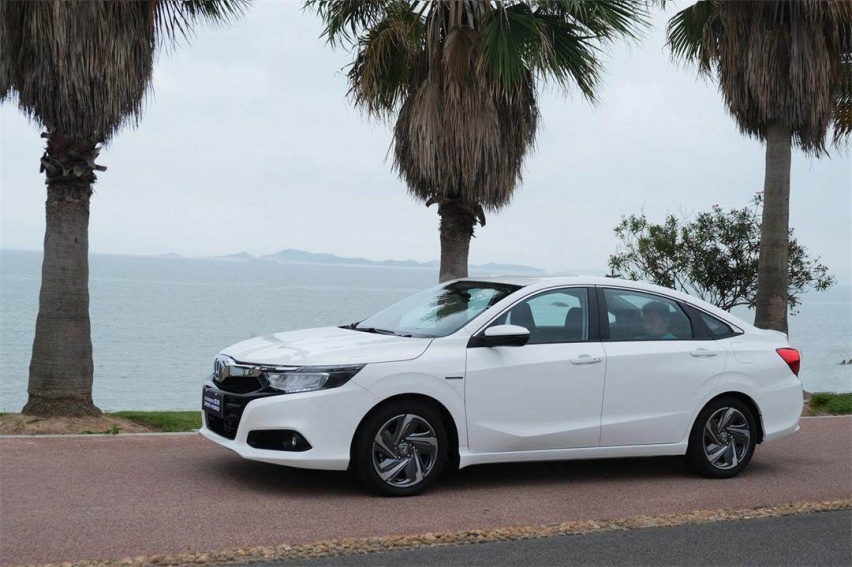 除了价格没缺点？这款14万级的凌派 油耗只要4.4L！