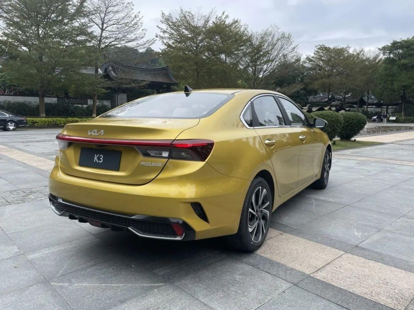 试驾新起亚K3，紧凑型家用轿车新“卷王”？