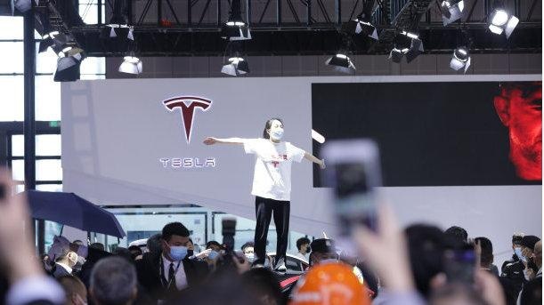 因制动隐患召回Model 3，特斯拉却表示与“刹车失灵”无关