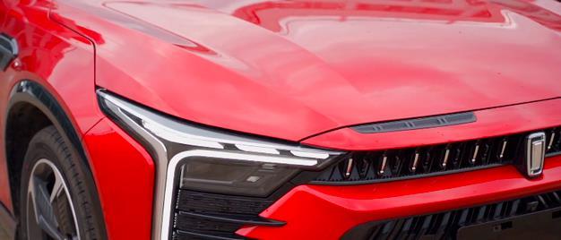 搭载1.5T/2.0T发动机 定位轿跑SUV 奔腾70S实车曝光