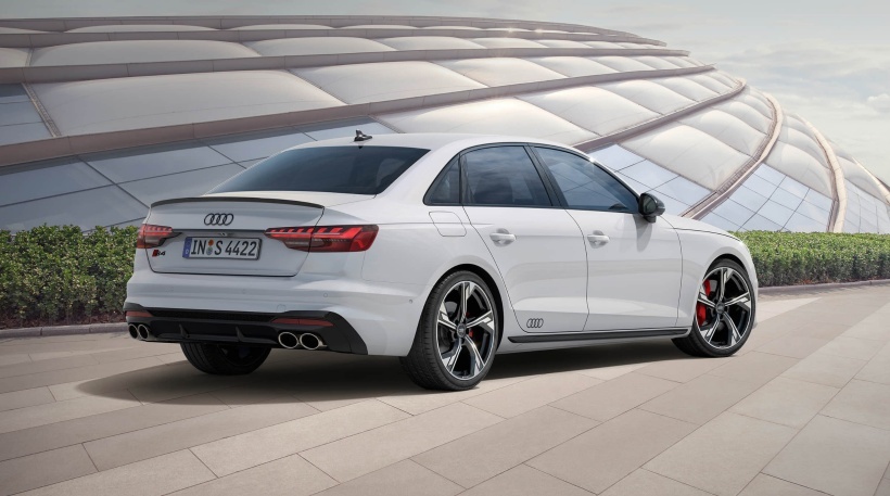 3.0T V6+8AT，还有机械quattro，零百加速4.7秒不虚超