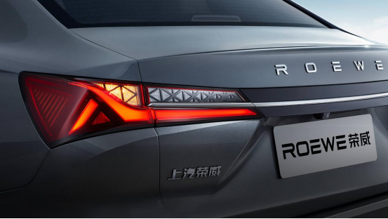 荣威i5限时优惠价4.99万元起，1.5L动力，定位紧凑型轿车