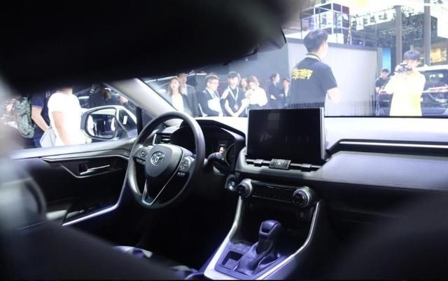 RAV4荣放的“姐妹车型”威兰达，不只是“换张脸”这么简单！