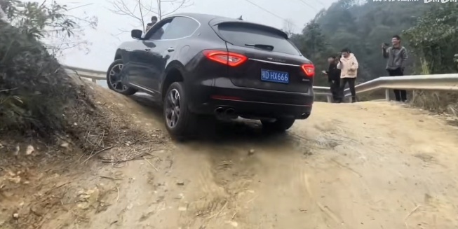 挑战成佛坡一把过！这5款SUV很牛气，最后一款是国产车