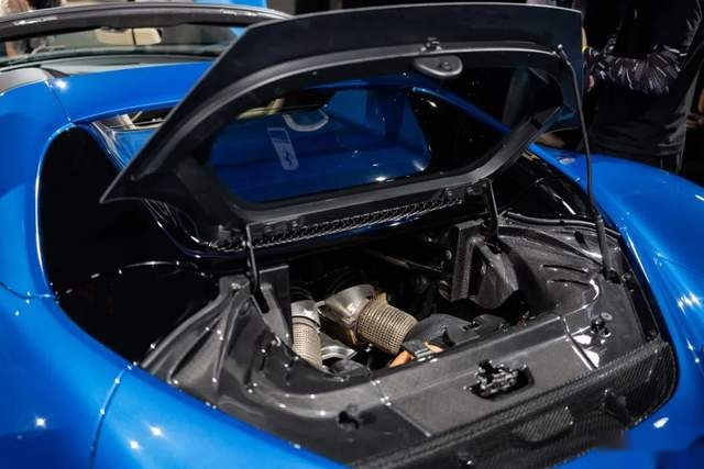 近距离静态体验法拉利296 GTS，触不可及的“梦”我摸到了