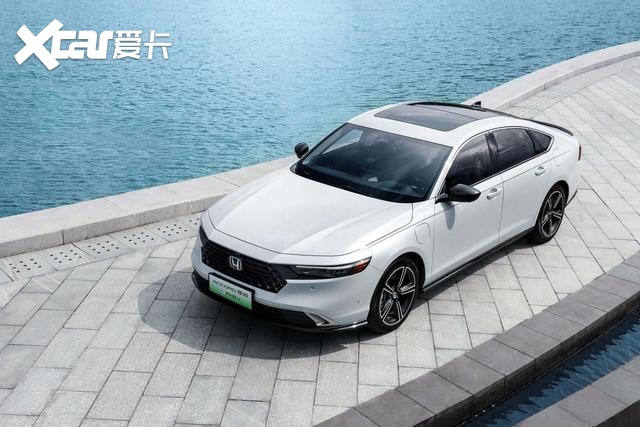 热门中型车之争，新一代蒙迪欧和全新本田雅阁， 谁更胜一筹？