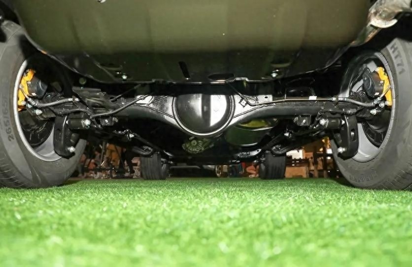 【成都车展】剑指坦克300，大梁底盘+2.0T，北京BJ40亮相