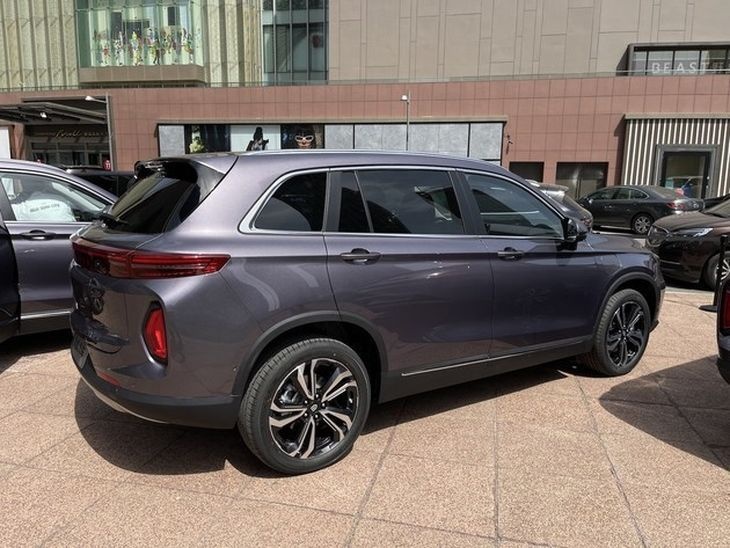 售价约合人民币38.88万 德国品牌Elaris将推全新纯电SUV