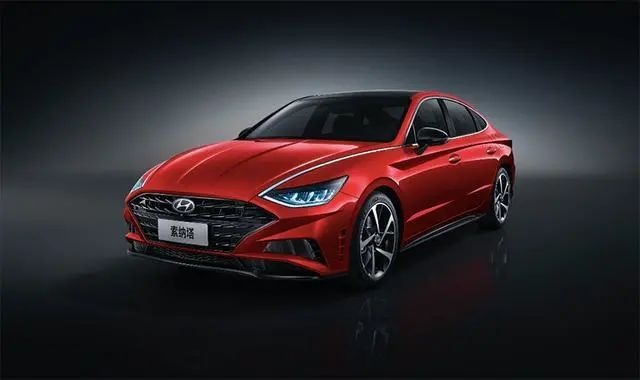 水泥灰、2.0T+8AT，这么战斗的B级车你猜要多少钱？
