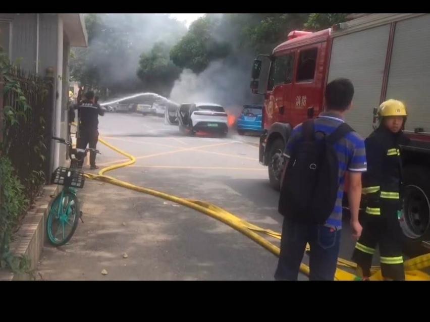 赴美申请上市刚三天，小鹏G3街头起火，为什么新能源车容易自燃