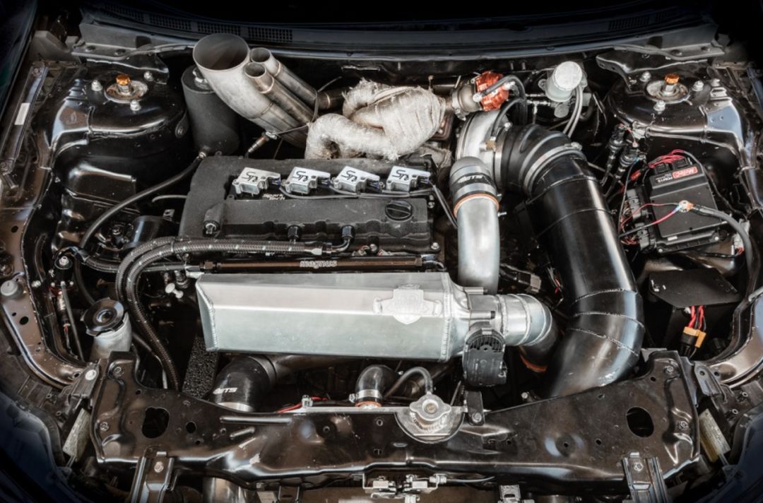 4b11t铝制的缸体令许多车迷担心其改装潜力,但english racing依旧迎难