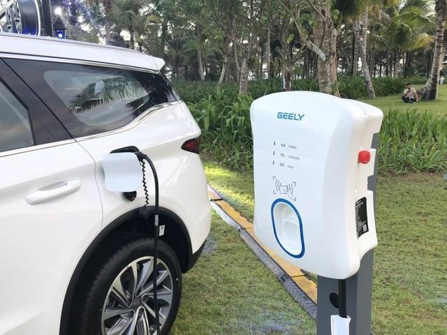比纯电车靠谱 比燃油车省油 这3款家轿油耗不到2L