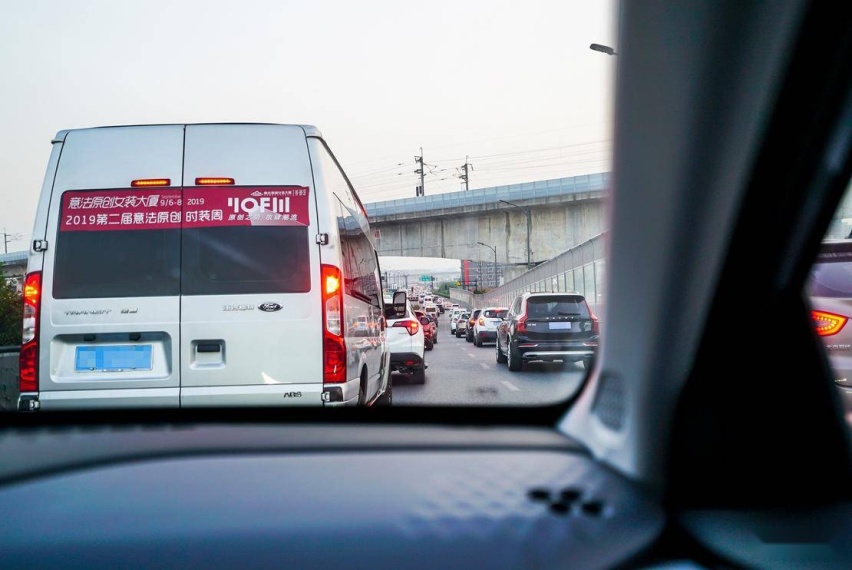 堵车.jpg