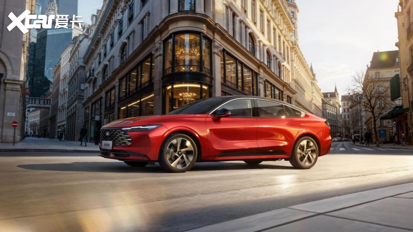 15万级燃油性能王！新蒙迪欧2.0T 6秒破百，8155芯片快过电车