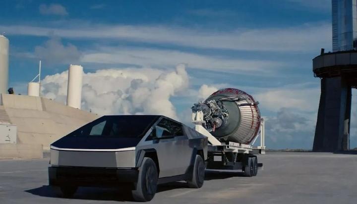 售价超40万的不锈钢皮卡：“跳票王”特斯拉Cybertruck交付