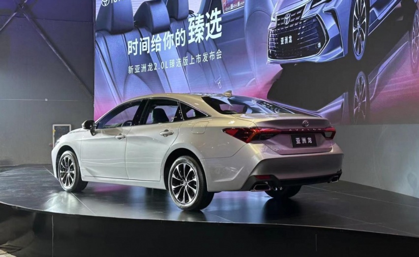 亚洲龙2.0L新增车型，20.98万元，比入门版贵1万