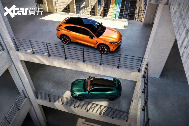 预售订单破6万！极狐阿尔法T7上市，13.28万起的越级大五座SUV