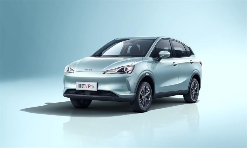 长续航更智能 哪吒V Pro上市 补贴后7.69-8.09万元