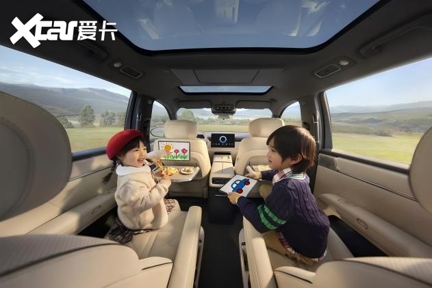 20 万级六座 SUV 座舱横评，鸿蒙座舱搭配 OTA 迭代体验亮眼