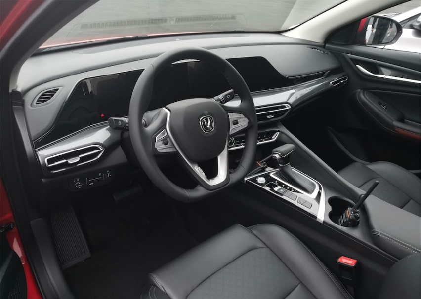 长安逸动PLUS新增两款1.6L车型，8.49万元起售