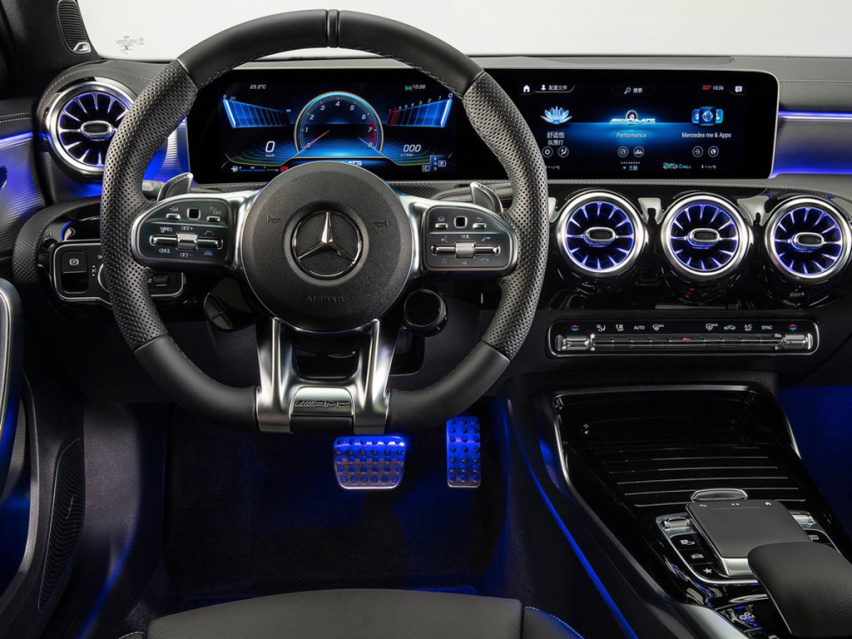 北京奔驰AMG A35 L上市 售价39.98-41.98万