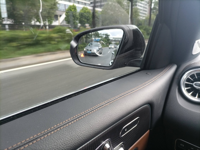 缓解驾驶疲劳，22款奔驰GLB200升级23P智能驾驶辅助系统
