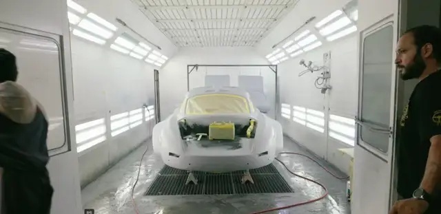 30万的特斯拉Model 3改成千万神车奔驰300SL，看完心动了！