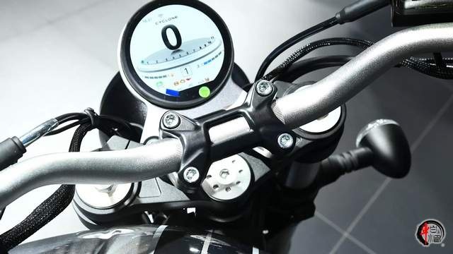 新车|26980元起,劲阶复古巡航赛科龙RA401,同级别性价比之王