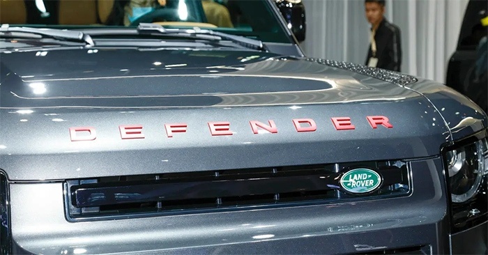 全新卫士V8 DEFENDER强势来袭！捷豹路虎携四大品牌亮相广州车展