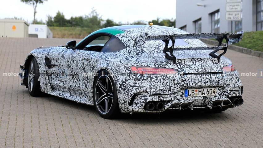 奔驰AMG GT新车，目标保时捷GT2 RS，年内亮相
