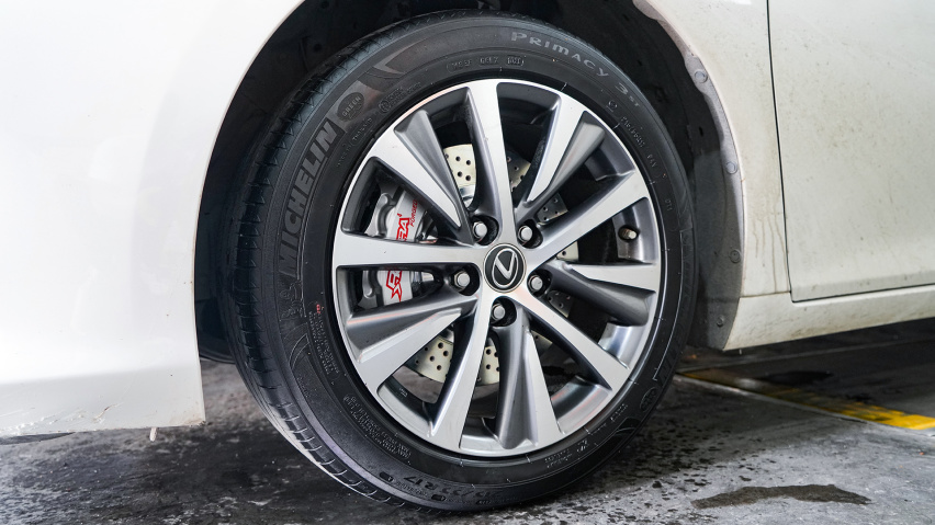 雷克萨斯ES300h(XZ10)改装升级Rotora刹车