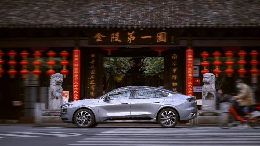 “绿灯侠”玩转金陵 试驾新一代蒙迪欧