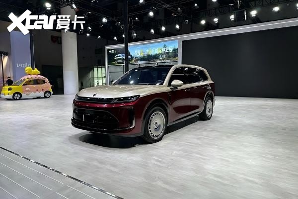 大六座不只是看空间！华境S动力底盘高速飞坡全场景体验
