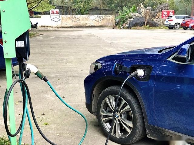 110元从成都往返雅安可能吗 BMWX1系电动做到了