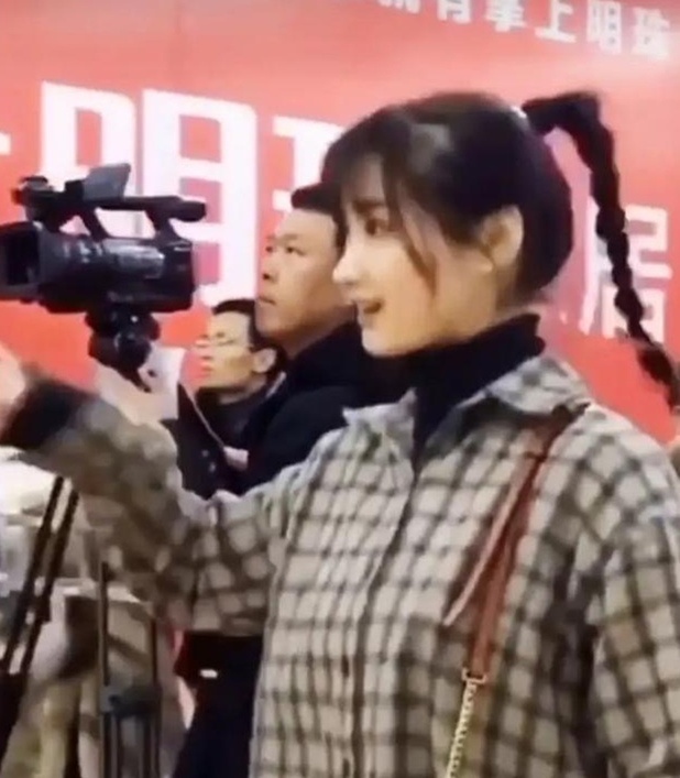 最美老师走红网络 网友评价：“长城学院”的颜值最高