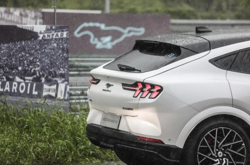 不辱“Ye马”之名，赛道试驾Mustang Mach-E后答疑三点