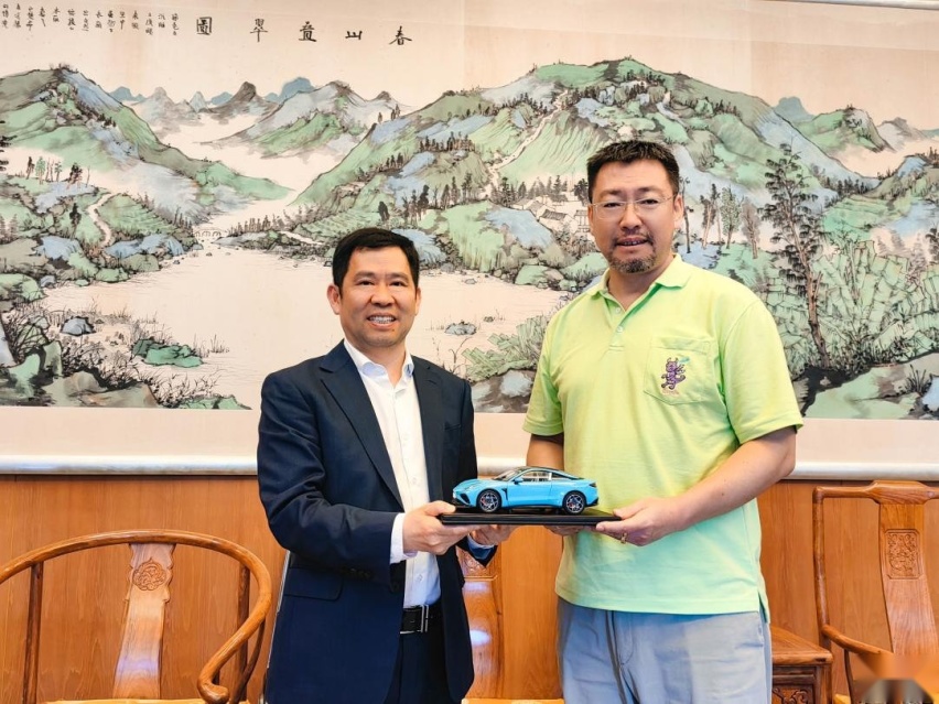 哪吒汽车参加曼谷国际书展 背后的“中国文化之旅”