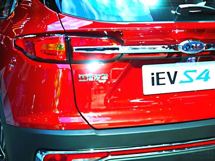 小型纯电动SUV