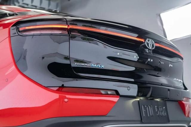 全新一代丰田皇冠，造型结合轿车与SUV，四种跨界车身形式