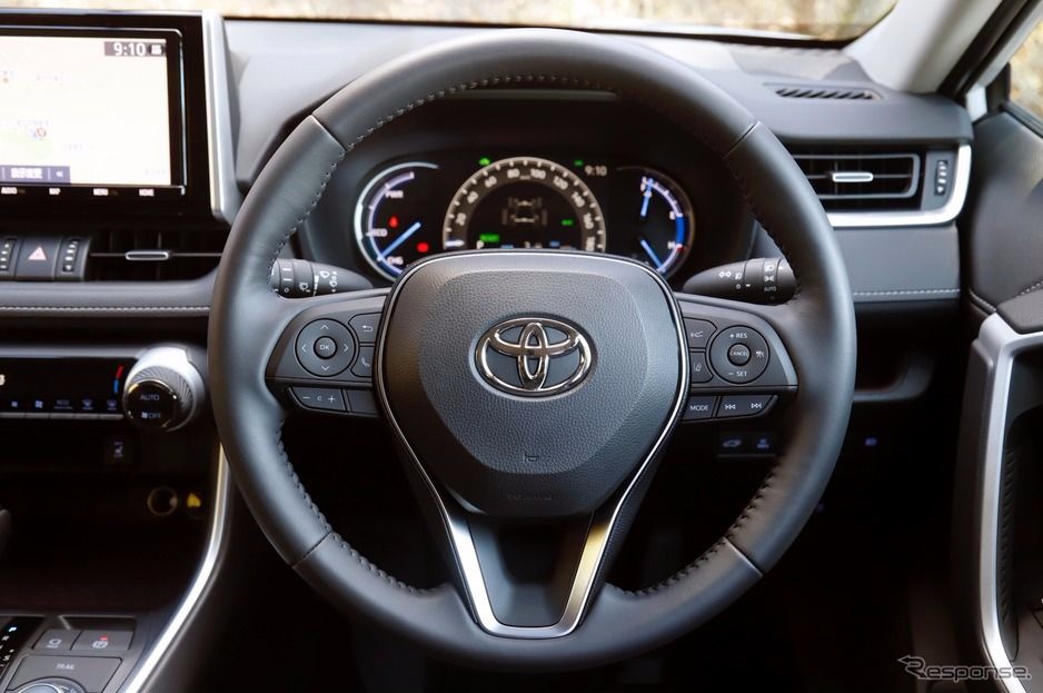 外媒评价说买到就赚到 丰田新一代RAV4全方位试驾体验