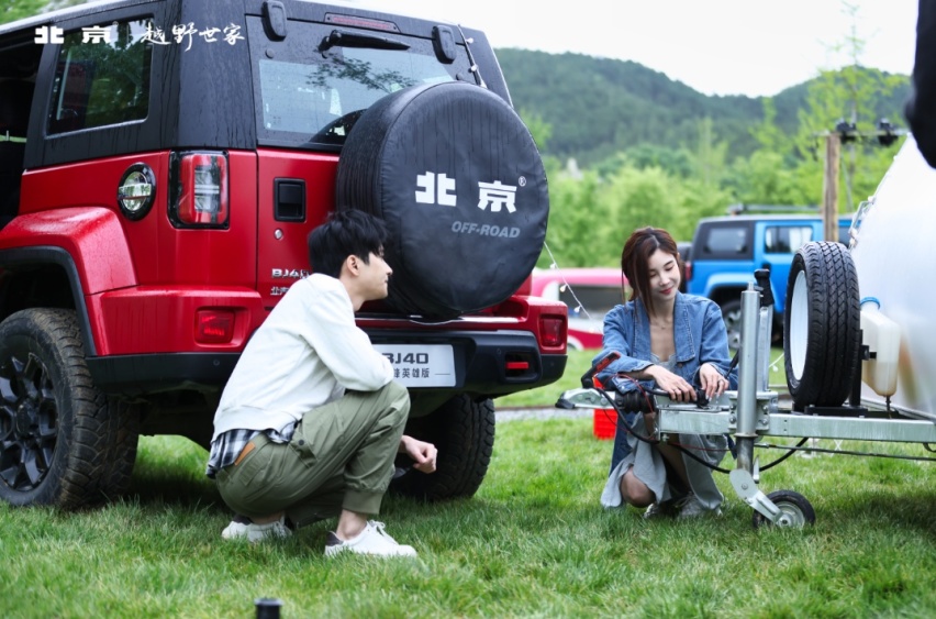 BJ40刀锋英雄柴油版，解锁百变高阶露营生活
