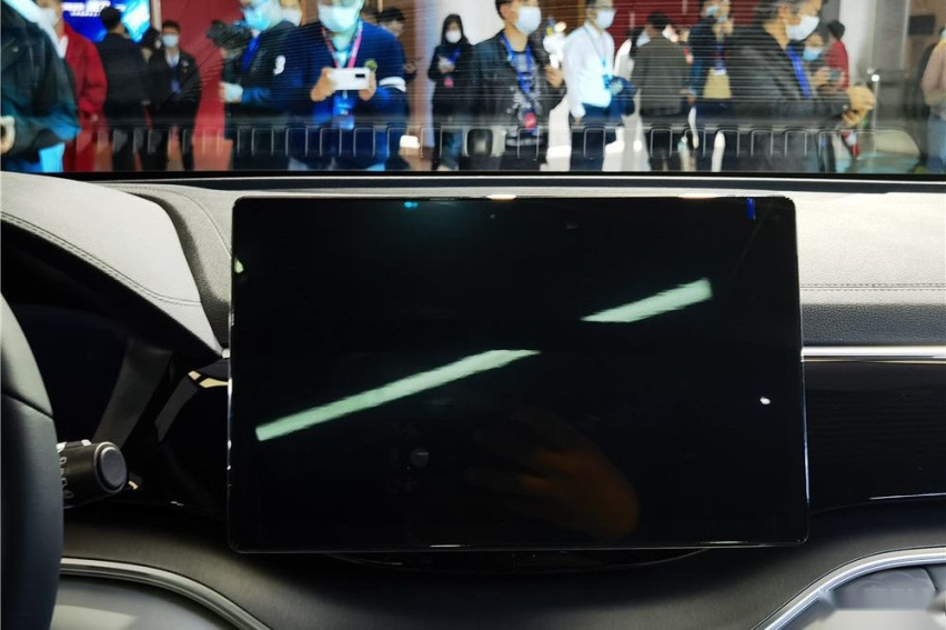 埃安V PLUS对比宋PLUS EV 选谁不吃亏？