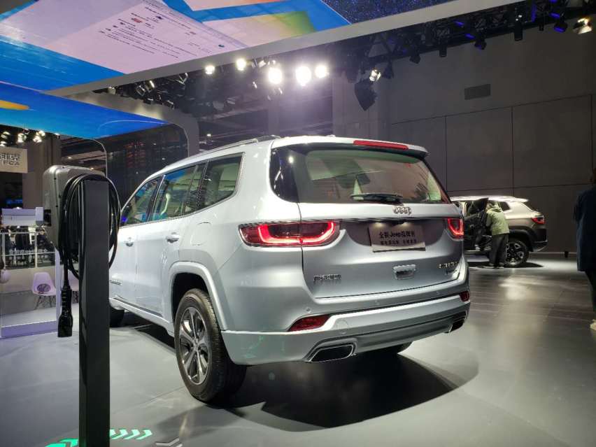 2019上海车展探馆涉足新能源领域 Jeep大指挥官插电混动版车型曝光