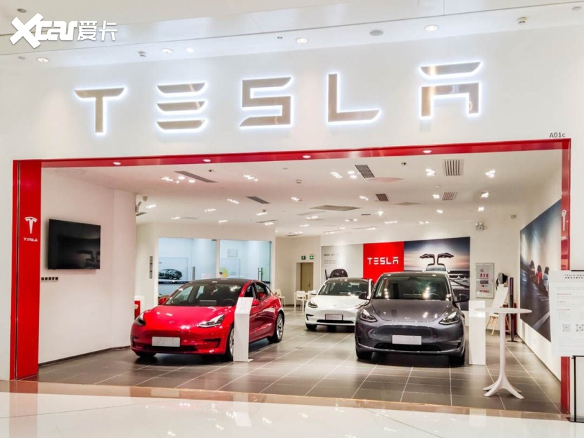 新款Model 3曝光？家族跑车同款前脸 还等啥Model Q！
