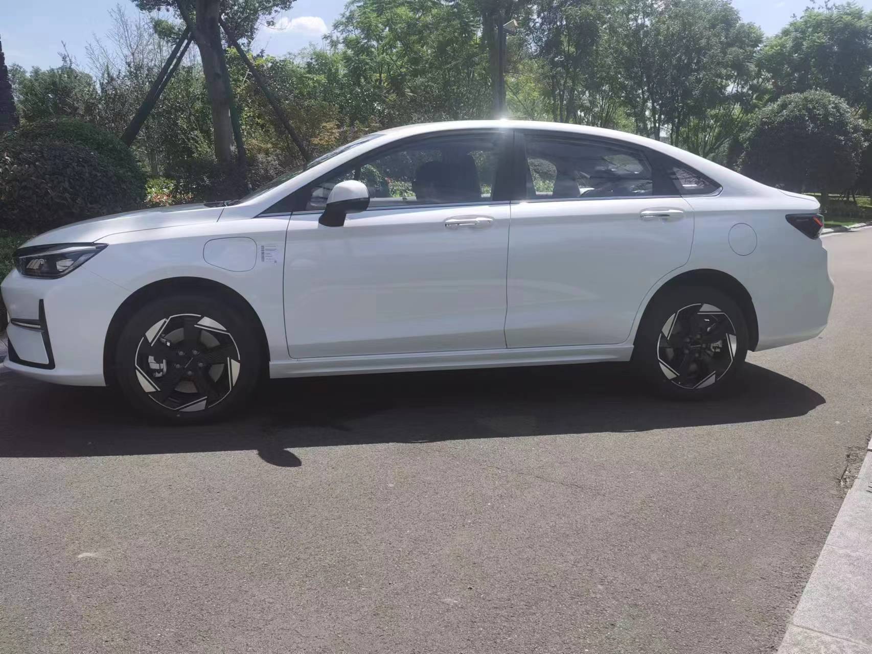 不只是城市代步萬精油 體驗(yàn)北京汽車新EU5 PLUS 不只是城市代步萬精油 體驗(yàn)北京汽車新EU5 PLUS