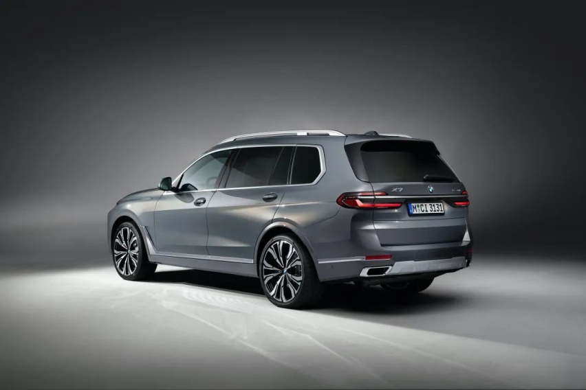 比揽胜运动、豪华不输GLS，新款宝马X7设计大变样