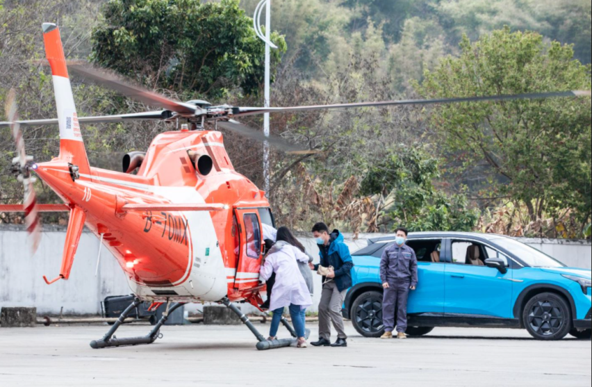 关键时刻直升机救命，广汽埃安AION LX人性化服务获赞